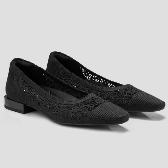 Chic Black Women's Loafers - Picture 2 of 8